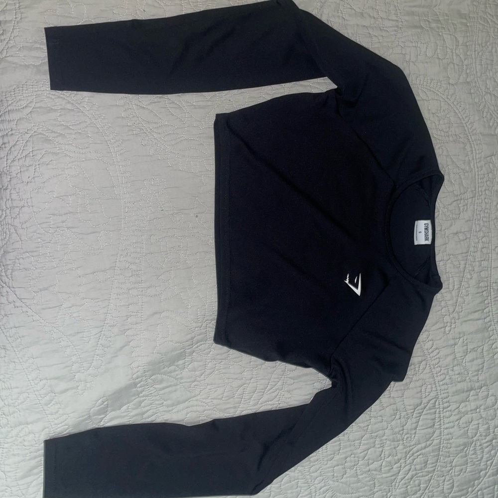 Black Gymshark long sleeve crop